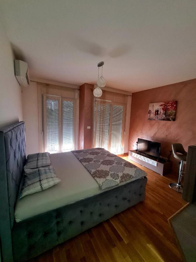 Apartman Bogdan 2 Apartment Podgorica Exterior photo
